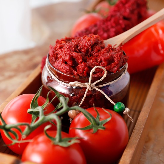 Domates salçası kavanozu